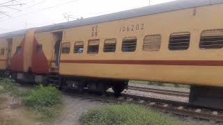 22644 PNBE  ERS Express taking a hault at the outer of Gulzarbagh station [upl. by Leonsis601]