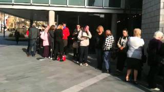 Queue for £1 Othello tickets [upl. by Annuahsal]