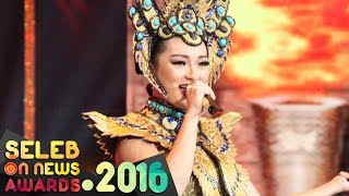 Zaskia Gotik quot Bang Jono quot  Seleb On News Awards 2016 [upl. by Aenal211]