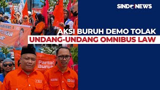 Tuntut Kenaikan Upah Massa Buruh Gelar Aksi Demo di Kantor Gubernur Sumut [upl. by Eimareg719]