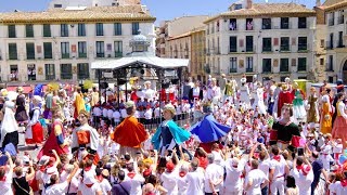 Gigantes en Tudela Pasacalles y baile final Gigantada 2017 [upl. by Yeldahc983]