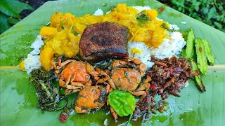 river crab pumpkin curry crispy roasted pork northeast eating show kents vlog [upl. by Howes]