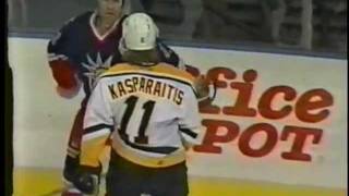 Mark Messier vs Darius Kasparaitis [upl. by Edra]