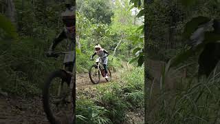 bernardkerr race indonesia downhill downhill mtb indonesia [upl. by Tomchay]