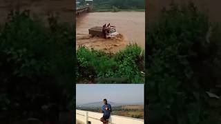 Bringing a large lorry like this into deep water is not always the same😱 trending lorryvideos [upl. by Arihk482]