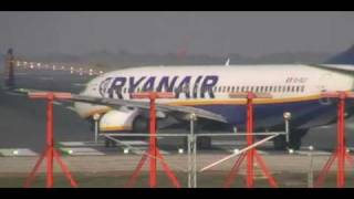 Spotting Girona Airport LEGE lots of Ryanair [upl. by Derron]