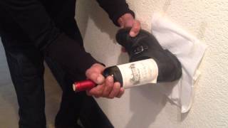 comment ouvrir une bouteille de vin sans tire bouchon [upl. by Venable]