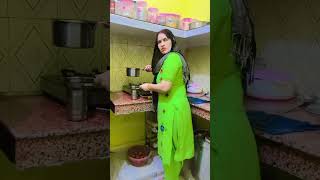 Aja tere muh mein hi chan dungi 😂 soniakaushik2222 mummycomedy comedyvideos funnyvideos [upl. by Ecinuahs748]