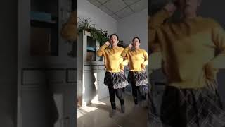 中国很出名的广场舞 China is famous for square dancing跳舞 dance 广场舞 [upl. by Yetsirhc]