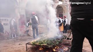 La festa de la calçotada a Valls 2019 [upl. by Annaiel646]