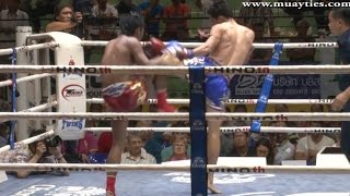 Muay Thai Fight  Muangthai vs Parnpetch  New Lumpini Stadium Bangkok 17th March 2015 [upl. by Gillespie96]