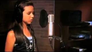 Jeune fille de 12 ans qui chante [upl. by Odarbil]