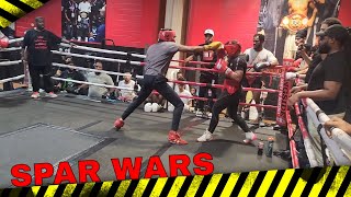 SMASH  6FT Lightweight Shows off Crazy boxing Skills  SPAR WARS [upl. by Mcgannon]