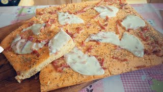 Focaccia di lenticchie con speck e scamorza [upl. by Skelton]