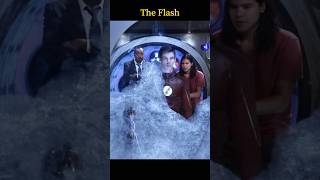 The Flash uses mirrors to trap the Mirror Shifter S03 E04 dccomics shorts movie [upl. by Sunda355]