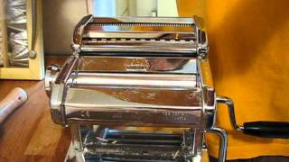 Using the Marcato Atlas pasta machine 150 [upl. by Netsyrc]