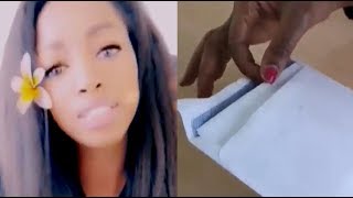 Hapsatou Sy montre quotla merdequot littéralement qu’elle reçoit par courrier [upl. by Bensky]