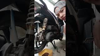 Paano magpalit ng gear oil ng mio i 125 aaamotovlog diy everyone mioi125 [upl. by Brathwaite]