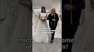 Come va tenuto il bouquet della sposa [upl. by Eidas]