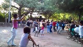 Bailando en el Patio del Indio Froilan [upl. by Baynebridge]