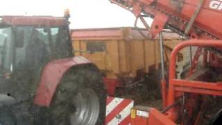 Grimme DR 1500 New Holland TM 115 Trekkerweb [upl. by Aicssej]