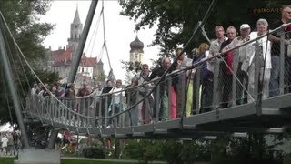 Hängebrücke sie wackelt  Gartenschau Sigmaringen 2013  Suspension bridge it shakes [upl. by Subak]