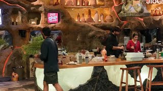 Chahat Video Ko Sath Dekh kar Razat Ko Rahi Hai jealousy Chahat Vivian Ko Bola Naye Dost BB 18 Live [upl. by Eniamrehc]