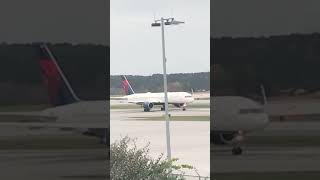 Delta Boeing 757 taxing to runway [upl. by Amitarp65]