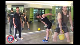 Swing con Kettlebell [upl. by Ellenohs]