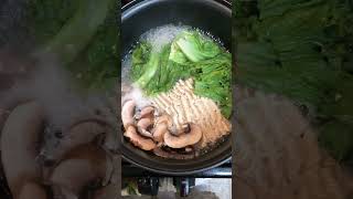 Cooking a ramen 🍜 with romaine lettuce 🥬 and mushrooms 🍄 [upl. by Cleo840]