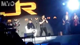 El cantante Jerry Rivera cayó del escenario en pleno show  The MVTO [upl. by Ittocs]