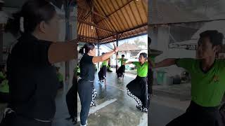 Tari Kebyar duduk anak difabel tuna rungu deaf viral dance penari [upl. by Toombs]