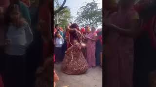 Dulhan dance dance dulhankadance wedding funnydulhan funny bhojpuri shorts [upl. by Carmelia]