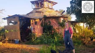 Unglaubliches DomeHaus aus Lehm in Portugal  mit Solaranlage und Brunnen [upl. by Pietje]