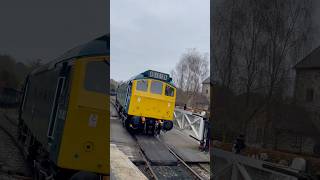 Class 25 arriving into staverton train trainiack class25 [upl. by Atsocal]