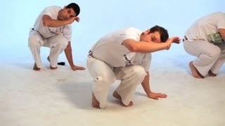 How to Do the Cocorinha  Capoeira [upl. by Chaker]