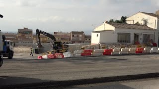 Obras en la Avenida Juan Carlos I con motivo de la nueva glorieta que se va a construir [upl. by Penthea408]