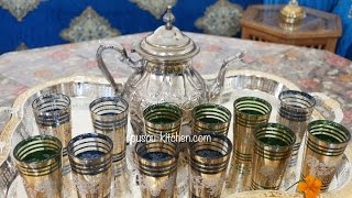 Thé marocain à la mentheMoroccan mint tea شاي بالنعناعSousoukitchen [upl. by Assille359]