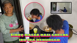 Sindy masak nasi goreng ibu Ida menunggu memanusiakanmanusia sosialodgj pantiodgj rumahsinggah [upl. by Ryon716]