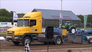 Truckpulling Stroe 2015  StandaardTrucks klasse  Truck pull [upl. by Sirod]