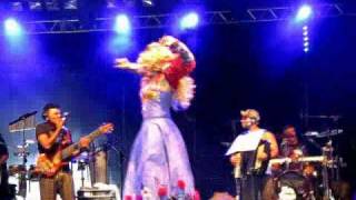 Elba Ramalho canta quotRecife Nagôquot no Marco Zero [upl. by Okwu579]