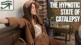 Hypnotic state Catalepsy  The body becomes rigid  Nonverbal hypnosis with Dr Paret [upl. by Adnuhsed]