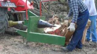 Holzspalten mit Steyr 190 und Posch Kegelspalter [upl. by Yaakov]