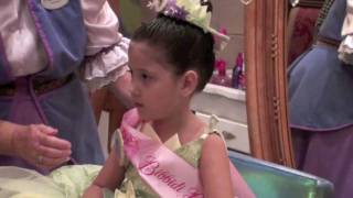 Bibbidi Bobbidi Boutique Princess Tiana Makeover [upl. by Anelrahs]