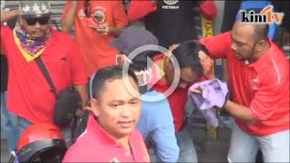 517pm  Baju merah baling kon kepala peserta berdarah [upl. by Odradlig]