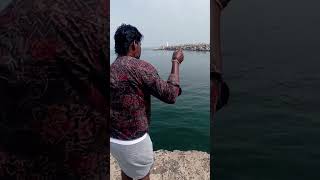 Unique Way of Catching Fishes Instantly fishing fishingvideos thoondilulagam seafishing [upl. by Ominoreg]