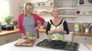 Zoe Ball and Lesley Waters make summer kebabs [upl. by Venetia]