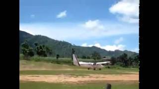 Lamidanda Airport Khotang  Plane landing ll प्लेन बस्न लागेको बेला  नेपाल एयर लाईन्स ll [upl. by Jerrie]