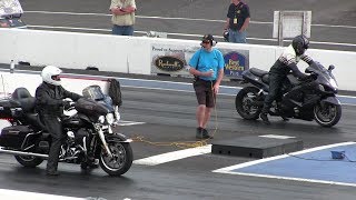 The difference between Harley Davidson and Hayabusa  drag race [upl. by Ellga]