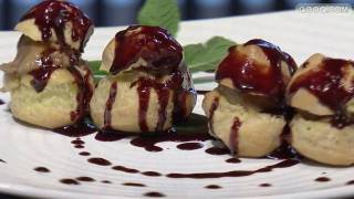 Profiteroles de foie gras chaud sauce chocolat noir par Patrick Goubier [upl. by Paluas254]